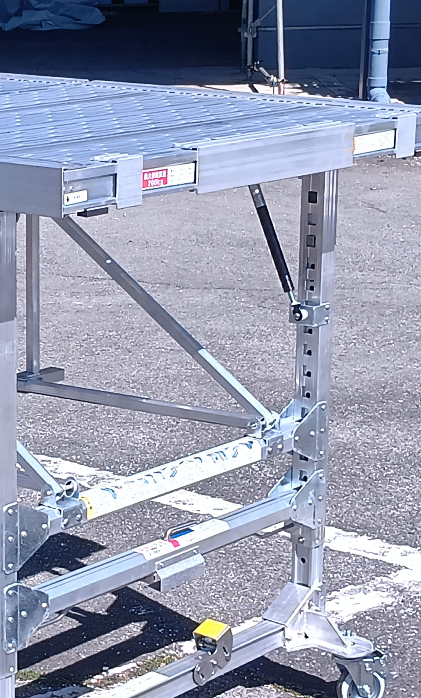 メインビジュアル右